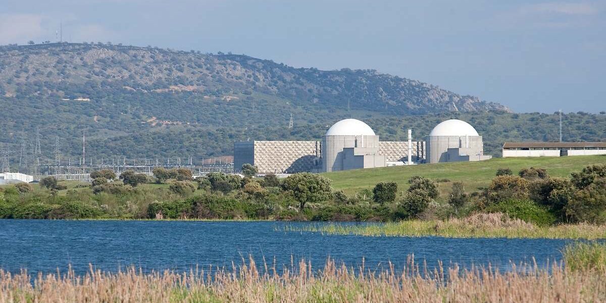 foto central almaraz noticia octubre